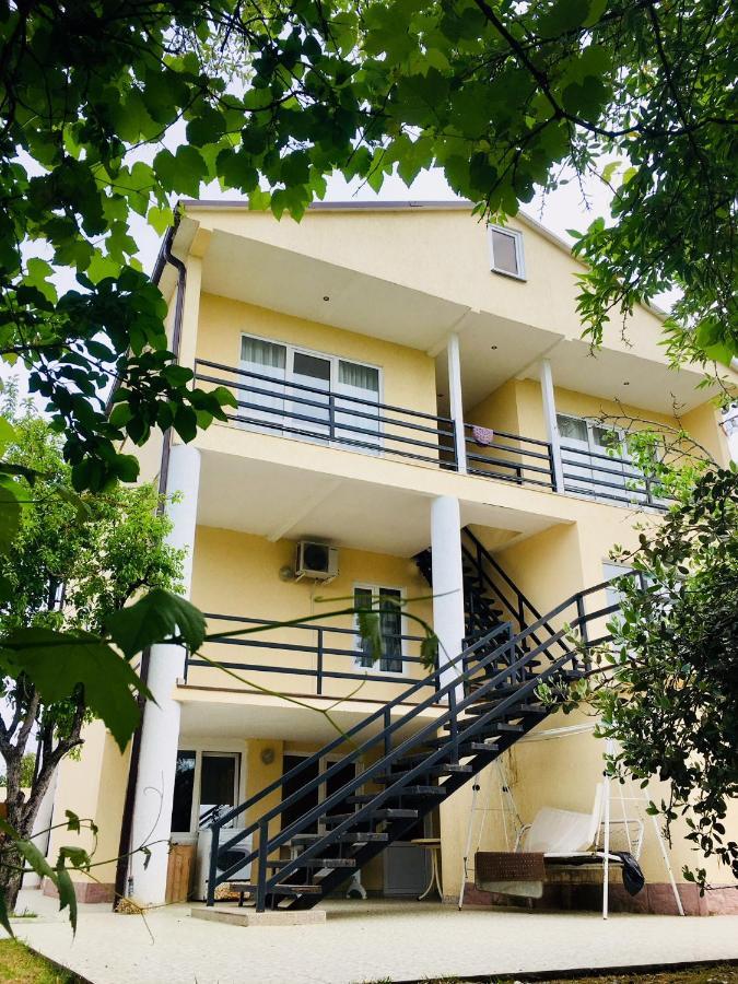 Rozalin Guest House Gudauta Exterior foto
